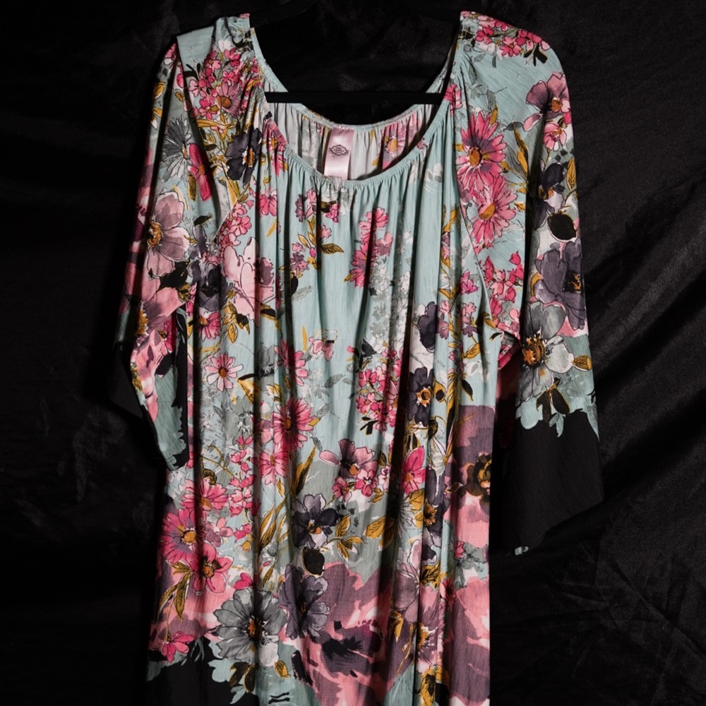 Boutique floral print dress up or down.